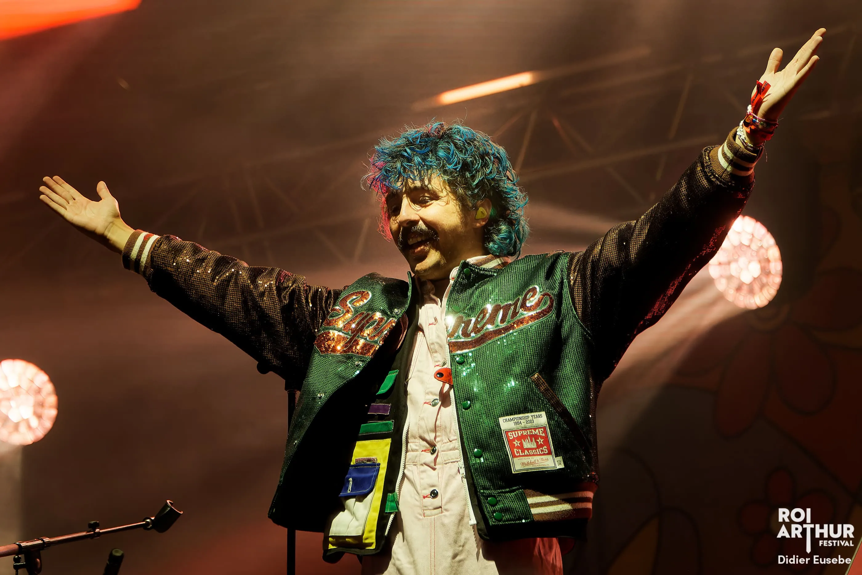 Photographie de Julien Granel en concert à Rennes
